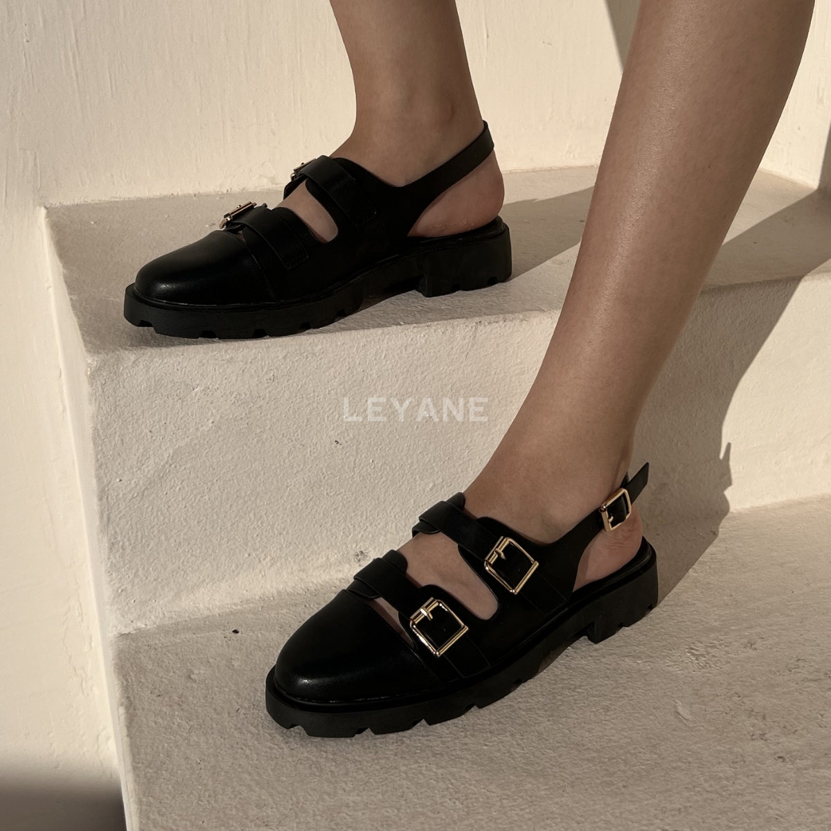 sandale plate, sandale maroc , sandale chunky, chaussures maroc, sandale femme, sandale zara, sandale été, sandals confortables, mules en daim, mules en crochets, mules maroc, mules femmes, mules tendance, sandale et mule, sabots femme
