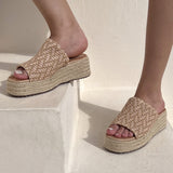 sandale compensée, sandale plateforme, sandale femme compensée, sandale été femme, sandale confortable, sandale tendance, sandale maroc, chaussures maroc femme, sandale chic été, sandale casual, sandale chunky, sandale plate femme, sandales confortables, sandale mode femme, sandale style zara, sandale bohème, sandale vacances, sandale daily wear, mules femme, mules tendance, sandale et mule femme, chaussures été femme
