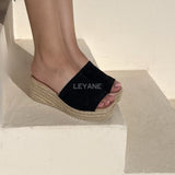 sandale compensée, sandale plateforme, sandale femme compensée, sandale été femme, sandale confortable, sandale tendance, sandale maroc, chaussures maroc femme, sandale chic été, sandale casual, sandale chunky, sandale plate femme, sandales confortables, sandale mode femme, sandale style zara, sandale bohème, sandale vacances, sandale daily wear, mules femme, mules tendance, sandale et mule femme, chaussures été femme
