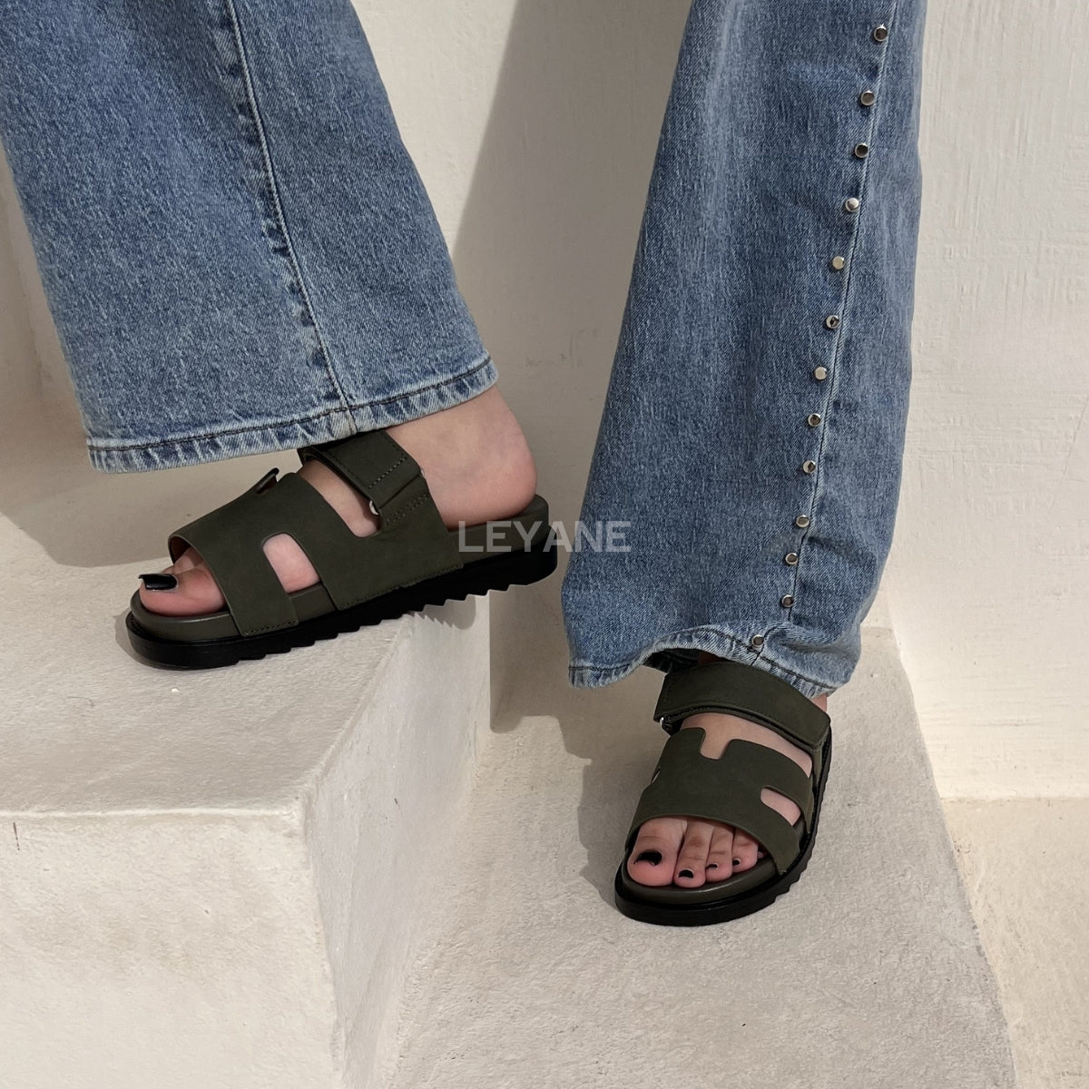 sandale plate, sandale maroc , sandale chunky, chaussures maroc, sandale femme, sandale zara, sandale été, sandals confortables, mules en daim, mules en crochets, mules maroc, mules femmes, mules tendance, sandale et mule, sabots femme
