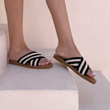 sandale plate, sandale maroc , sandale chunky, chaussures maroc, sandale femme, sandale zara, sandale été, sandals confortables, mules en daim, mules en crochets, mules maroc, mules femmes, mules tendance, sandale et mule, sabots femme

