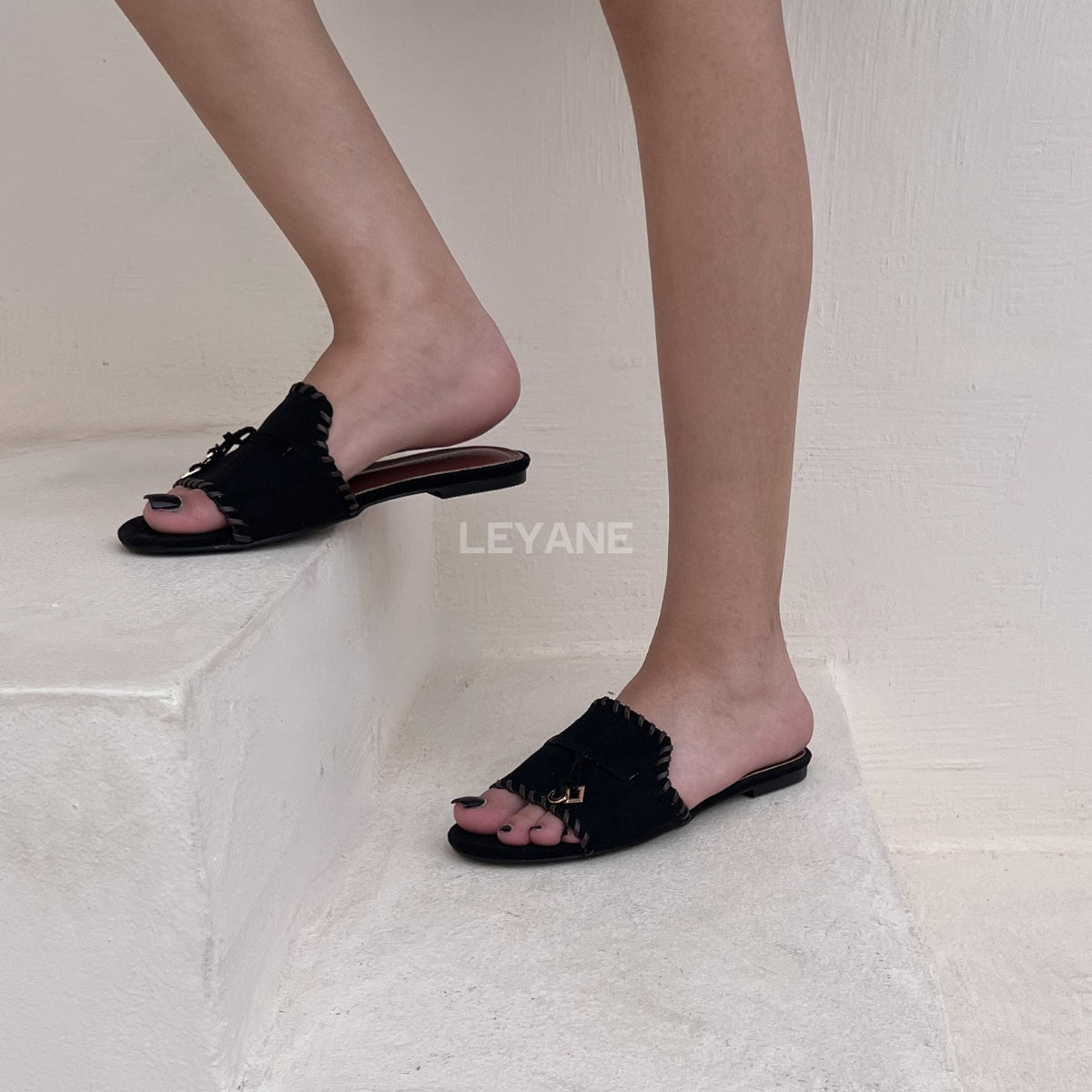 sandale plate, sandale maroc , sandale chunky, chaussures maroc, sandale femme, sandale zara, sandale été, sandals confortables, mules en daim, mules en crochets, mules maroc, mules femmes, mules tendance, sandale et mule, sabots femme
