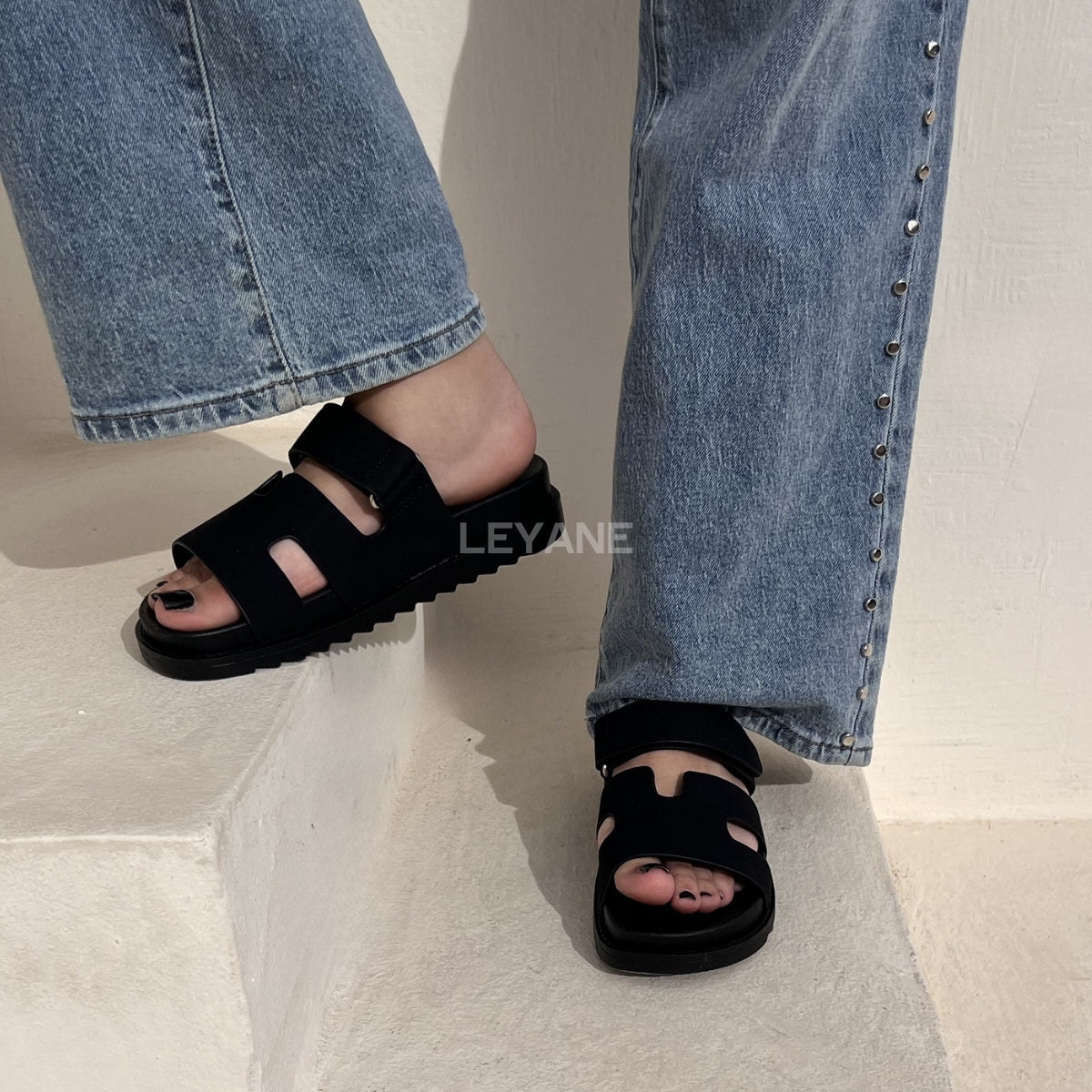 sandale plate, sandale maroc , sandale chunky, chaussures maroc, sandale femme, sandale zara, sandale été, sandals confortables, mules en daim, mules en crochets, mules maroc, mules femmes, mules tendance, sandale et mule, sabots femme
