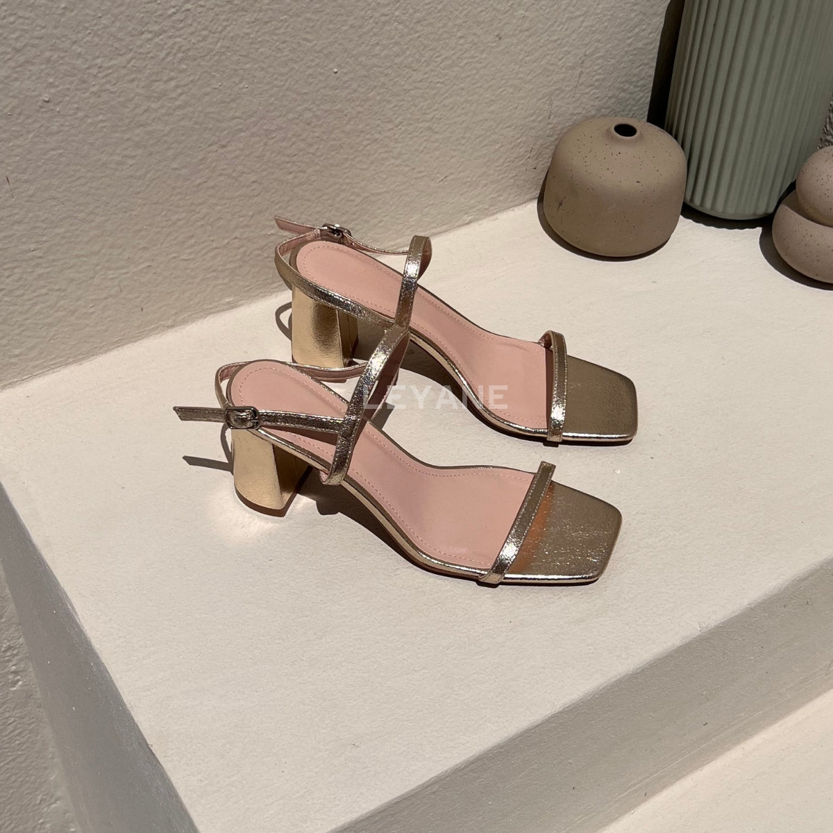 escarpin femme maroc,escarpin maroc online, escarpin femme luxe, escarpins femme demi talon,chaussures femmes, aldo; chaussures maroc, sandale talon, chaussures zara, keyza, eram, basket femme, couleur ,tendance,talon ,confortable,tendance,mi-talons,chanel,style,talon femme luxe, talon femme,talon femme maroc, slingback, slingback maroc, slingback chanel,slingback shoes, escarpins slingback, slingback jonak, slingback femme,babies femme
