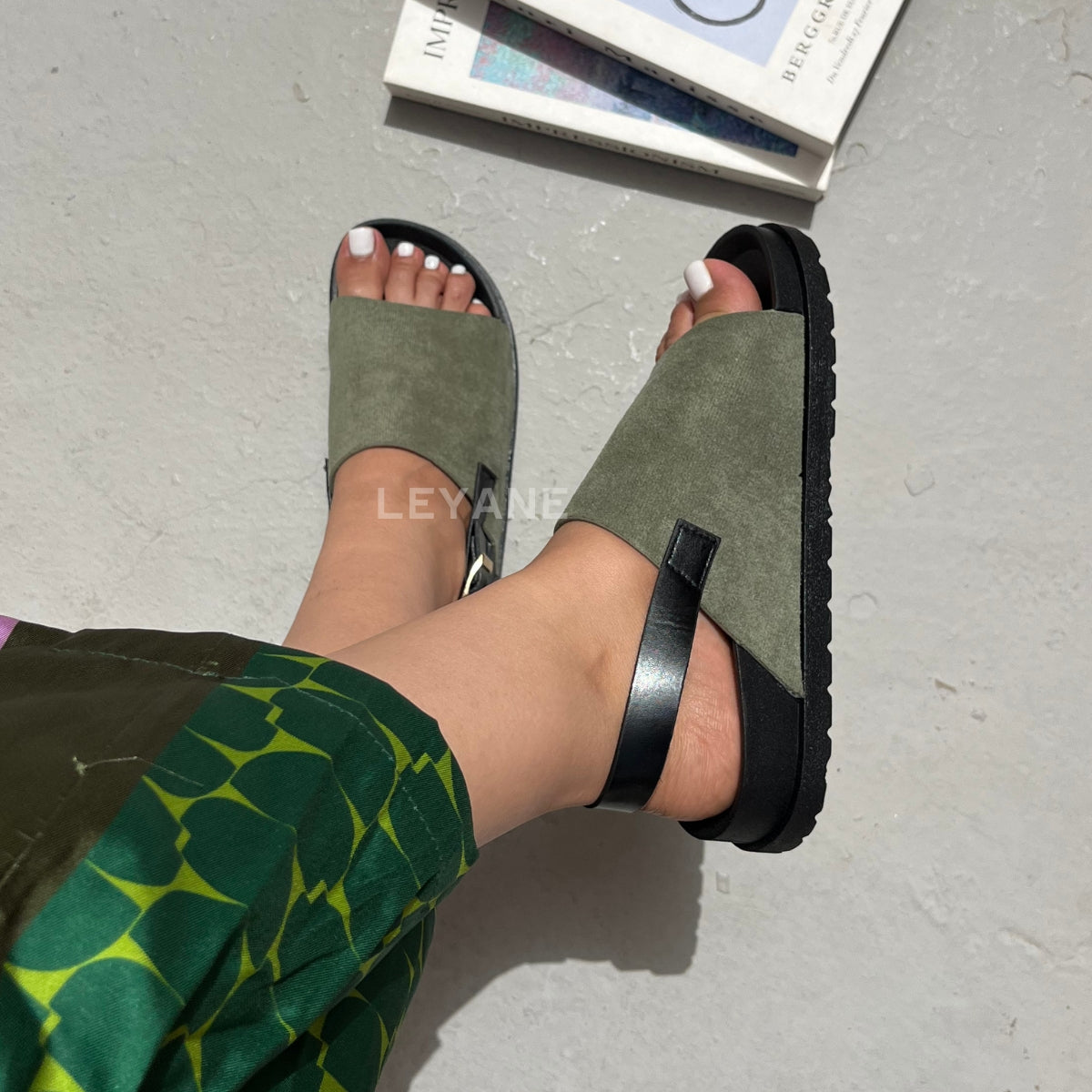sandale plate, sandale maroc , sandale chunky, chaussures maroc, sandale femme, sandale zara, sandale été, sandals confortables, mules en daim, mules en crochets, mules maroc, mules femmes, mules tendance, sandale et mule, sabots femme
