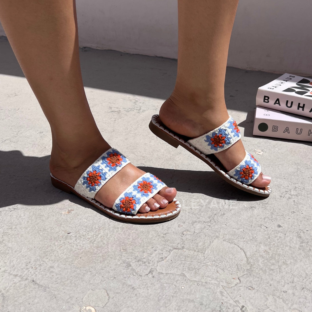 sandale plate, sandale maroc , sandale chunky, chaussures maroc, sandale femme, sandale zara, sandale été, sandals confortables, mules en daim, mules en crochets, mules maroc, mules femmes, mules tendance, sandale et mule, sabots femme
