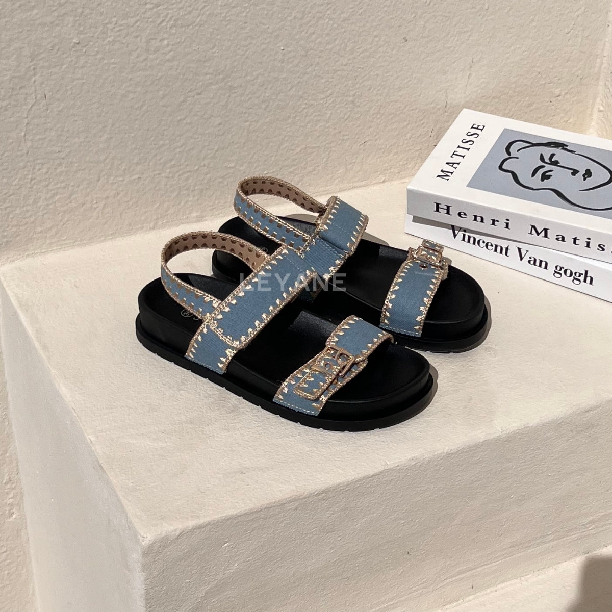 sandale plate, sandale maroc , sandale chunky, chaussures maroc, sandale femme, sandale zara, sandale été, sandals confortables, mules en daim, mules en crochets, mules maroc, mules femmes, mules tendance, sandale et mule, sabots femme
