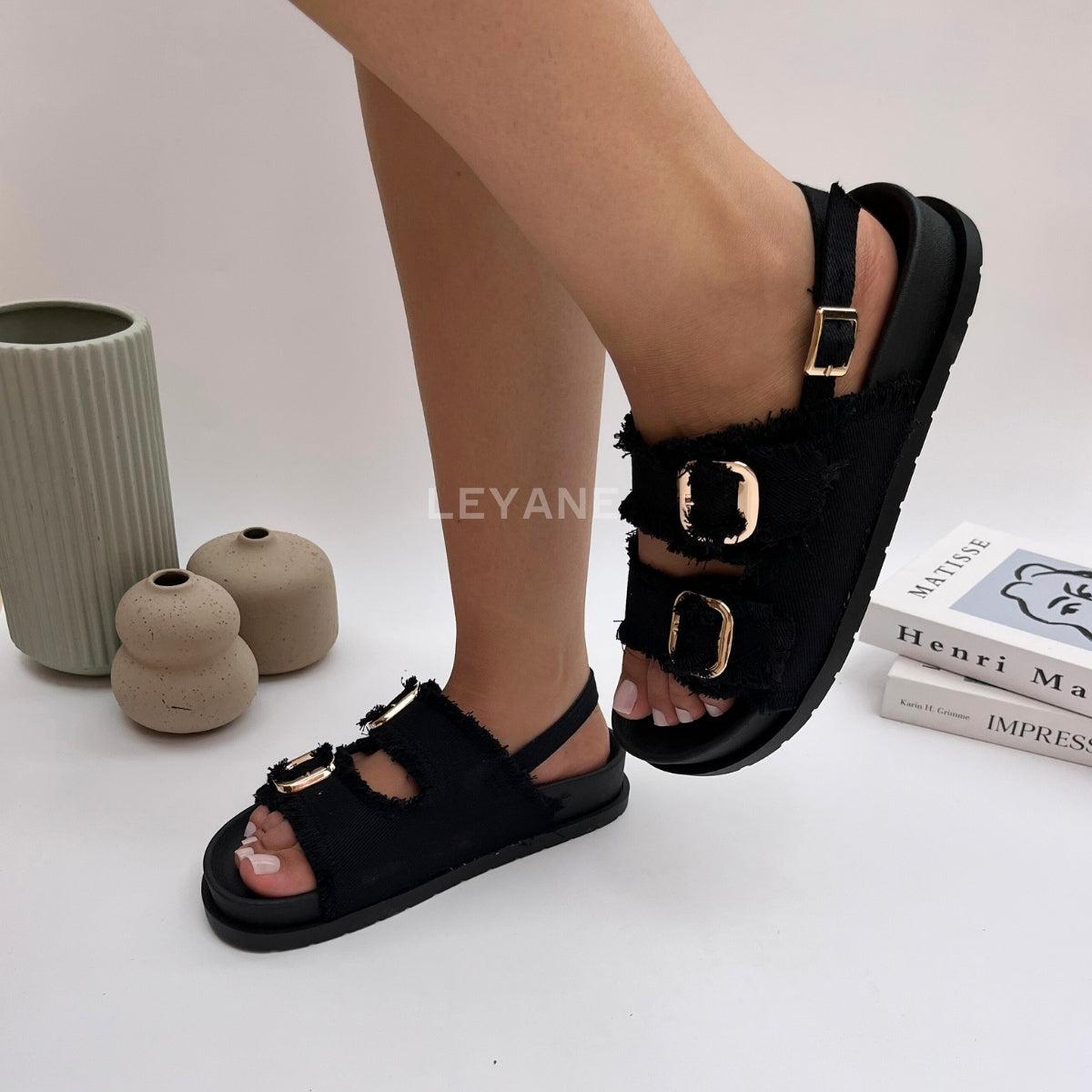 sandale plate, sandale maroc , sandale chunky, chaussures maroc, sandale femme, sandale zara, sandale été, sandals confortables, mules en daim, mules en crochets, mules maroc, mules femmes, mules tendance, sandale et mule, sabots femme
