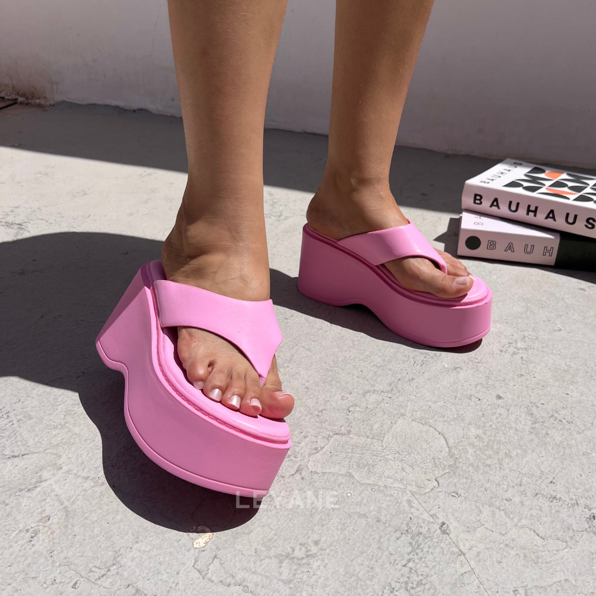 sandale plate, sandale maroc , sandale chunky, chaussures maroc, sandale femme, sandale zara, sandale été, sandals confortables, mules en daim, mules en crochets, mules maroc, mules femmes, mules tendance, sandale et mule, sabots femme
