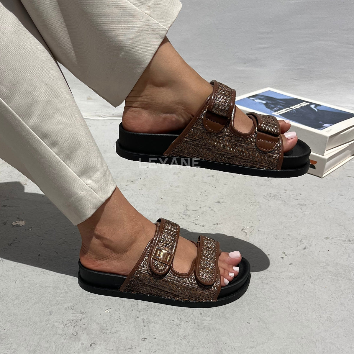 sandale plate, sandale maroc , sandale chunky, chaussures maroc, sandale femme, sandale zara, sandale été, sandals confortables, mules en daim, mules en crochets, mules maroc, mules femmes, mules tendance, sandale et mule, sabots femme
