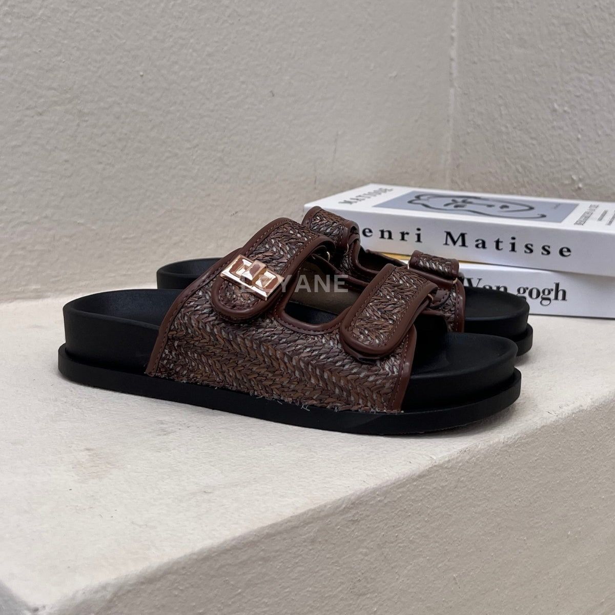 sandale plate, sandale maroc , sandale chunky, chaussures maroc, sandale femme, sandale zara, sandale été, sandals confortables, mules en daim, mules en crochets, mules maroc, mules femmes, mules tendance, sandale et mule, sabots femme
