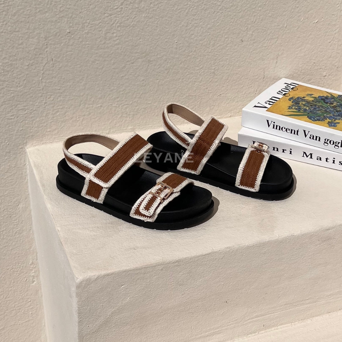 sandale plate, sandale maroc , sandale chunky, chaussures maroc, sandale femme, sandale zara, sandale été, sandals confortables, mules en daim, mules en crochets, mules maroc, mules femmes, mules tendance, sandale et mule, sabots femme
