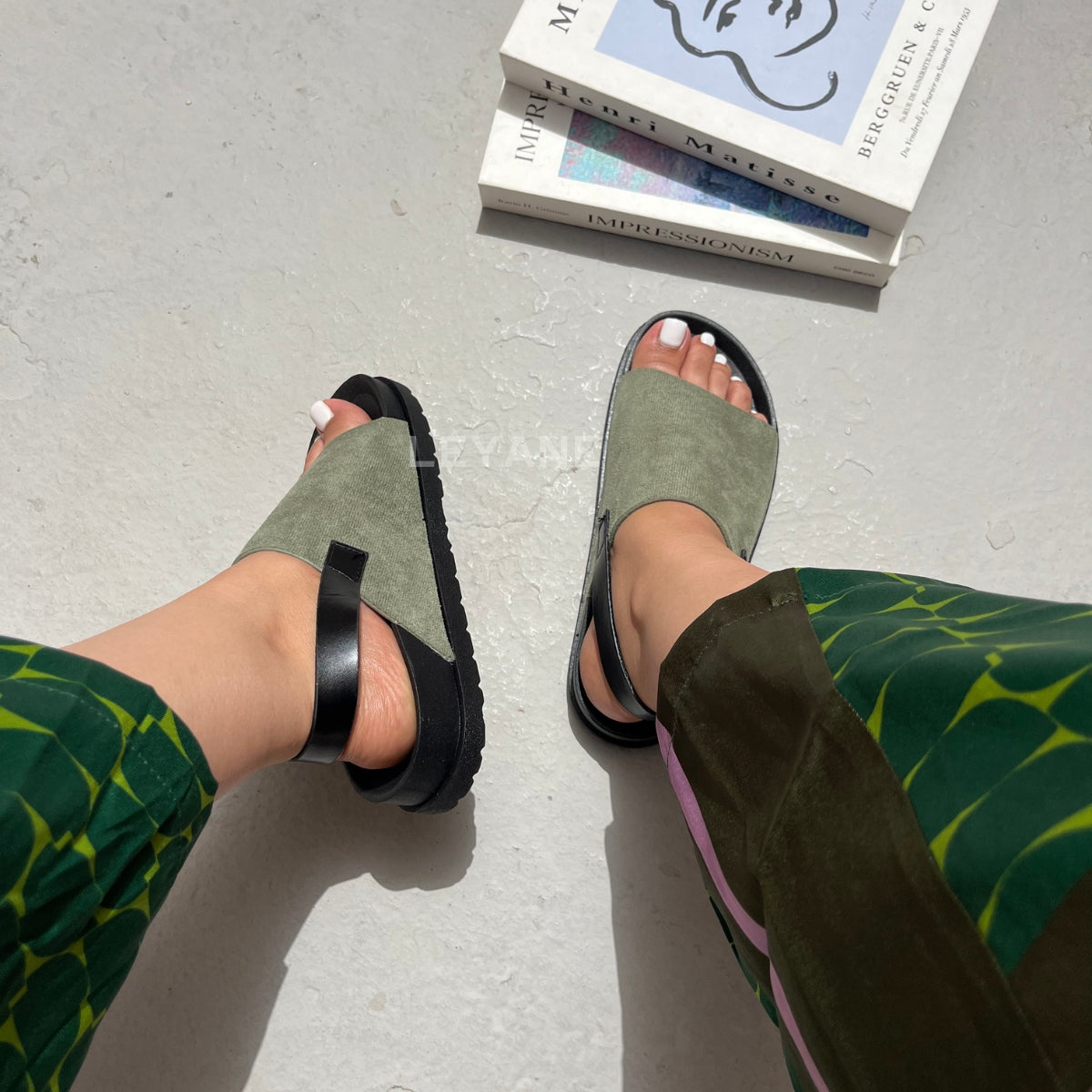 sandale plate, sandale maroc , sandale chunky, chaussures maroc, sandale femme, sandale zara, sandale été, sandals confortables, mules en daim, mules en crochets, mules maroc, mules femmes, mules tendance, sandale et mule, sabots femme
