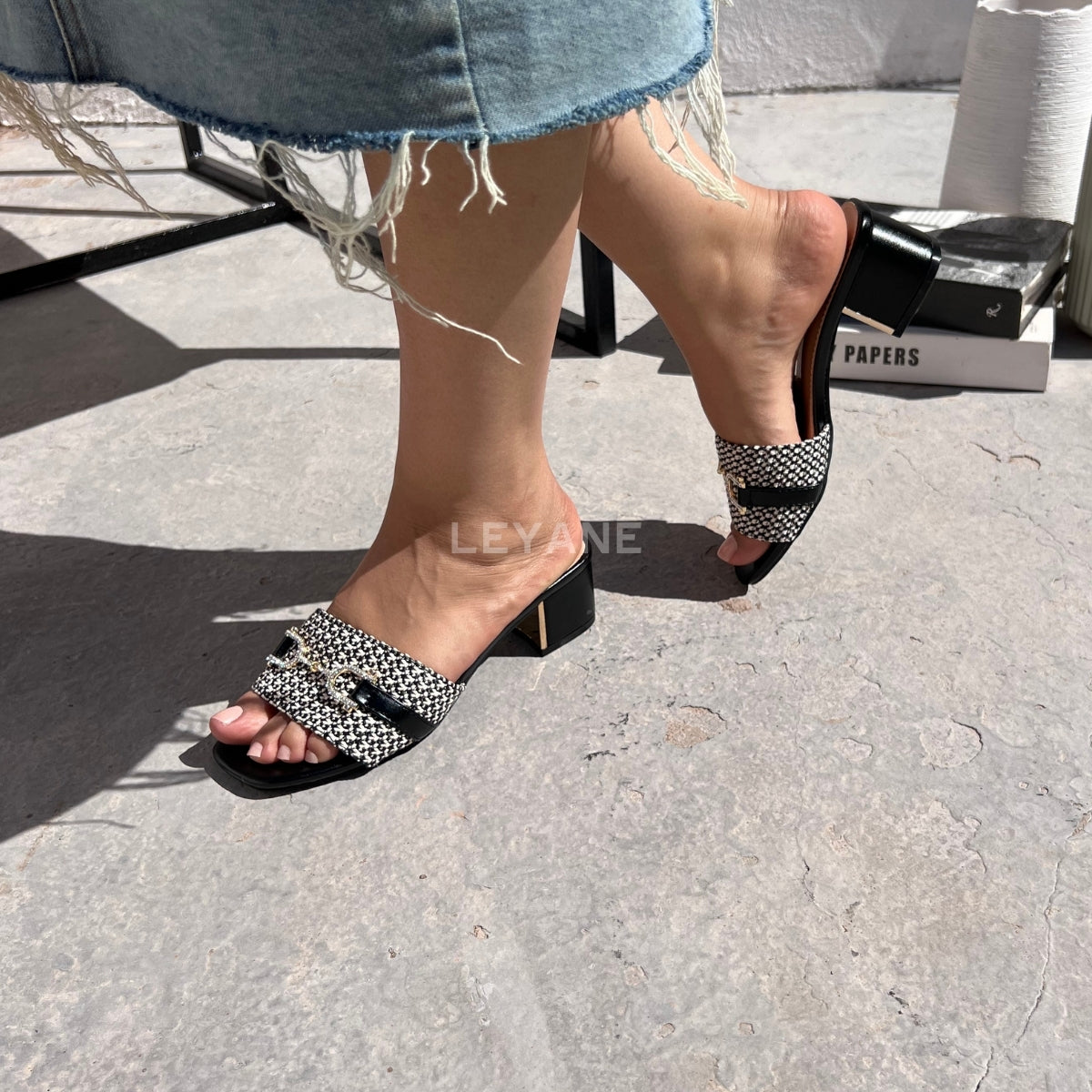 sandale plate, sandale maroc , sandale chunky, chaussures maroc, sandale femme, sandale zara, sandale été, sandals confortables, mules en daim, mules en crochets, mules maroc, mules femmes, mules tendance, sandale et mule, sabots femme
