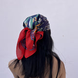 foulard femme, foulard élégant, foulard chic, foulard classique, foulard moderne, foulard tendance, foulard intemporel, foulard luxe, foulard premium, foulard soie, foulard satin, foulard mousseline, foulard léger, foulard doux, foulard fluide, foulard imprimé, foulard uni, foulard à motifs, foulard minimaliste, foulard clean look, foulard fashion, foulard stylé, foulard habillé, foulard quotidien, foulard casual, foulard workwear, foulard bureau, foulard soirée, foulard polyvalent, foulard carré, foulard l