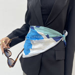 foulard femme, foulard élégant, foulard chic, foulard classique, foulard moderne, foulard tendance, foulard intemporel, foulard luxe, foulard premium, foulard soie, foulard satin, foulard mousseline, foulard léger, foulard doux, foulard fluide, foulard imprimé, foulard uni, foulard à motifs, foulard minimaliste, foulard clean look, foulard fashion, foulard stylé, foulard habillé, foulard quotidien, foulard casual, foulard workwear, foulard bureau, foulard soirée, foulard polyvalent, foulard carré, foulard l