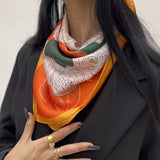 foulard femme, foulard élégant, foulard chic, foulard classique, foulard moderne, foulard tendance, foulard intemporel, foulard luxe, foulard premium, foulard soie, foulard satin, foulard mousseline, foulard léger, foulard doux, foulard fluide, foulard imprimé, foulard uni, foulard à motifs, foulard minimaliste, foulard clean look, foulard fashion, foulard stylé, foulard habillé, foulard quotidien, foulard casual, foulard workwear, foulard bureau, foulard soirée, foulard polyvalent, foulard carré, foulard l