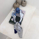 foulard femme, foulard élégant, foulard chic, foulard classique, foulard moderne, foulard tendance, foulard intemporel, foulard luxe, foulard premium, foulard soie, foulard satin, foulard mousseline, foulard léger, foulard doux, foulard fluide, foulard imprimé, foulard uni, foulard à motifs, foulard minimaliste, foulard clean look, foulard fashion, foulard stylé, foulard habillé, foulard quotidien, foulard casual, foulard workwear, foulard bureau, foulard soirée, foulard polyvalent, foulard carré, foulard l