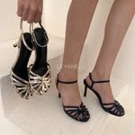 sandales à talons, sandales talon femme, sandales à talon carré, sandales à talon large, sandales à talon épais, sandales à talon haut, sandales à talon moyen, sandales confortables, sandales élégantes femme, sandales chic, sandales tendance, sandales été femme, sandales habillées, sandales minimalistes, sandales modernes, sandales ouvertes, sandales à brides, sandales bride cheville, sandales plateforme, sandales chunky talon, sandales fashion, sandales casual chic, sandales soirée, sandales style marocain