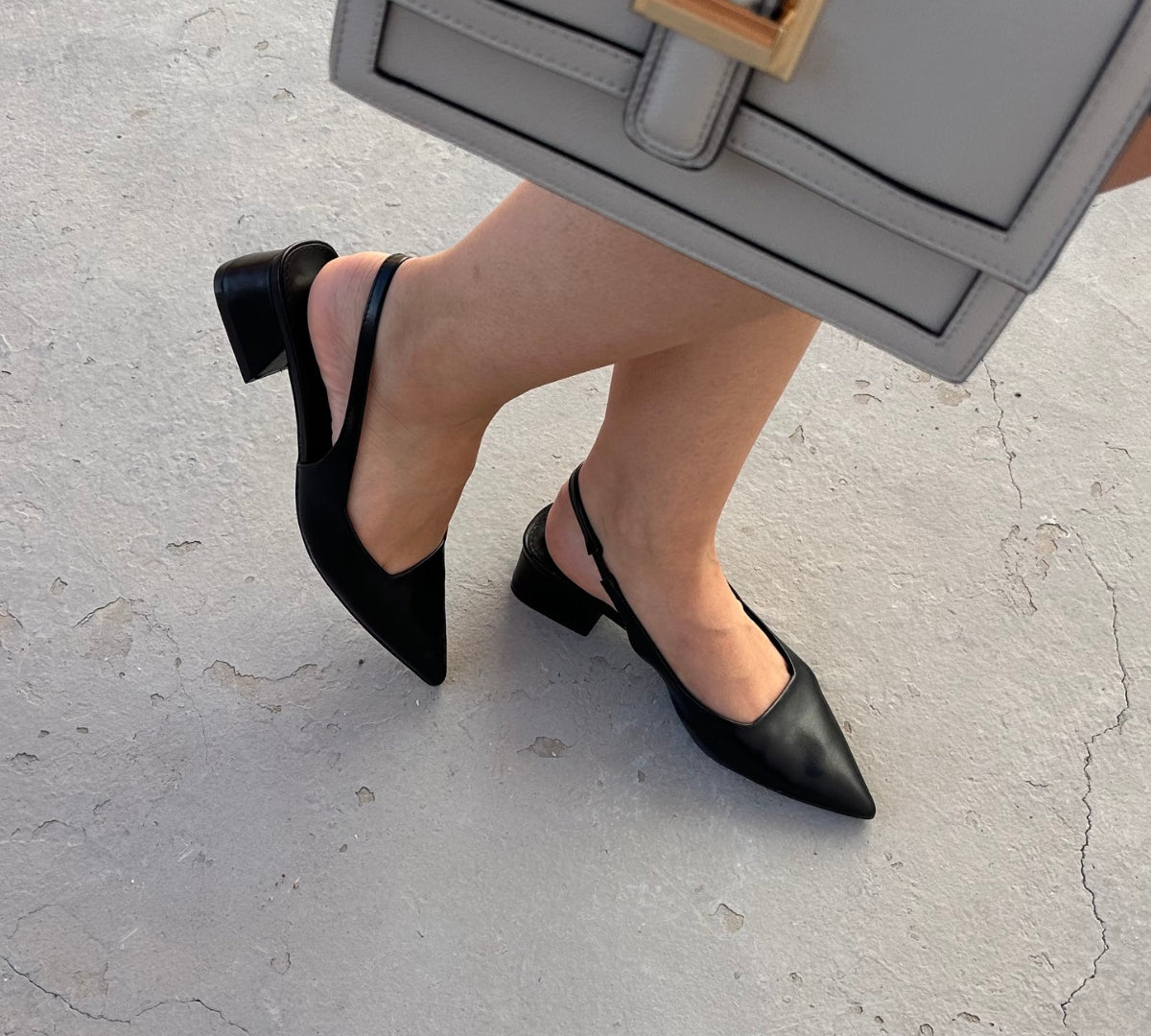 escarpin femme maroc,escarpin maroc online, escarpin femme luxe, escarpins femme demi talon,chaussures femmes, aldo; chaussures maroc, sandale talon, chaussures zara, keyza, eram, basket femme, couleur ,tendance,talon ,confortable,tendance,mi-talons,chanel,style,talon femme luxe, talon femme,talon femme maroc, slingback, slingback maroc, slingback chanel,slingback shoes, escarpins slingback, slingback jonak, slingback femme,babies femme
