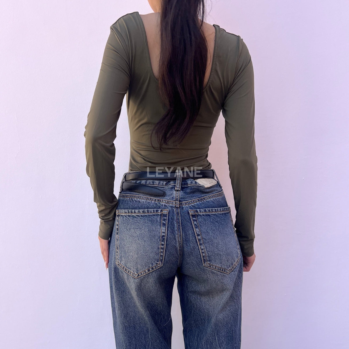top femme, top soirée, top à sequins, top dos nu, top événement, top habillé, top chic, top élégant, top tendance, top en ligne, top noir, top marron, top brillant, top glamour, top court, top long, top ajusté, top moderne, top fashion, top party, top femme maroc, top maroc, top leyane, top leyane maroc, top marrakech, top casablanca, top rabat, top fes, top tanger, top agadir, outfit femme, outfit soirée, outfit chic, outfit for a date, ootd