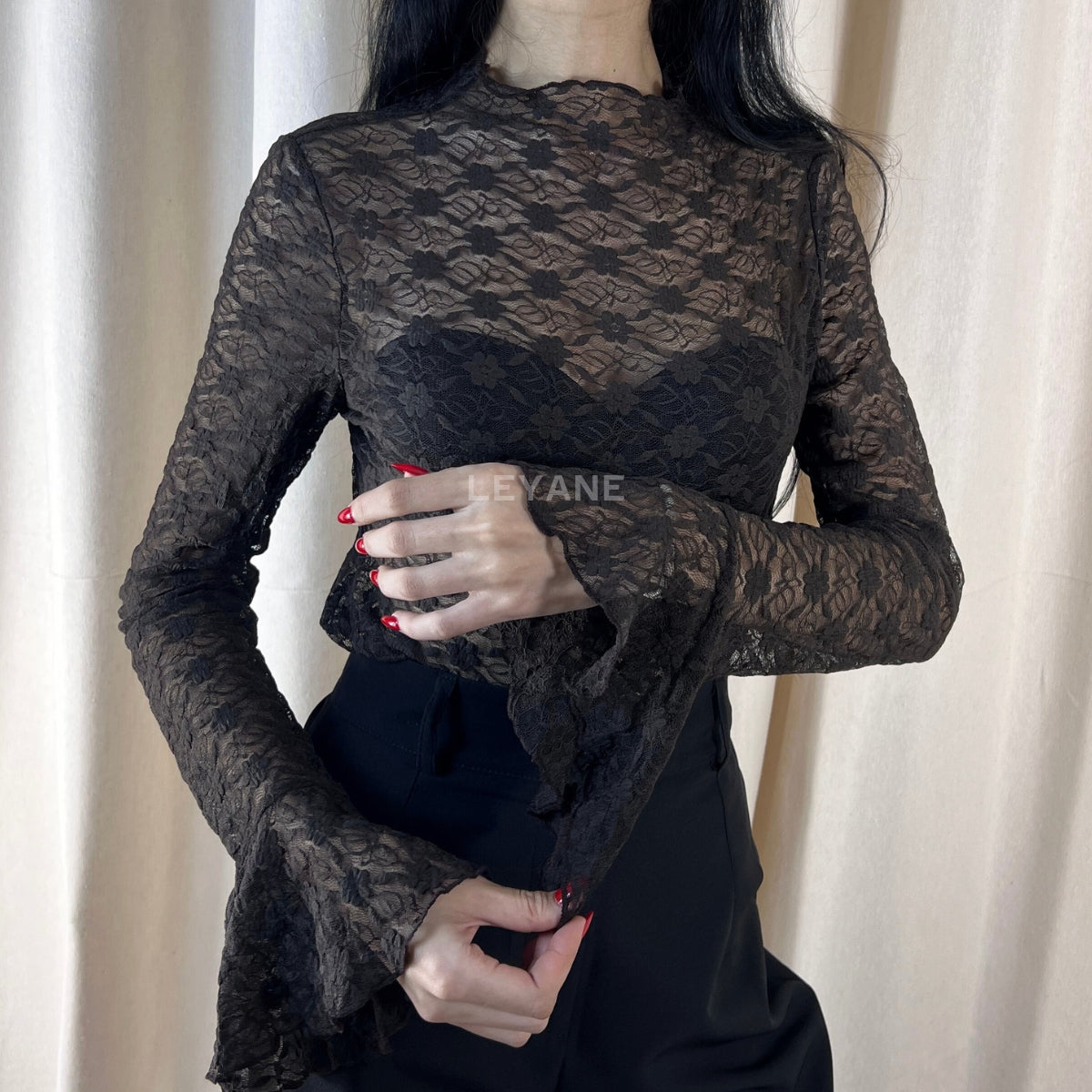 top femme, top soirée, top à sequins, top dos nu, top événement, top habillé, top chic, top élégant, top tendance, top en ligne, top noir, top marron, top brillant, top glamour, top court, top long, top ajusté, top moderne, top fashion, top party, top femme maroc, top maroc, top leyane, top leyane maroc, top marrakech, top casablanca, top rabat, top fes, top tanger, top agadir, outfit femme, outfit soirée, outfit chic, outfit for a date, ootd
