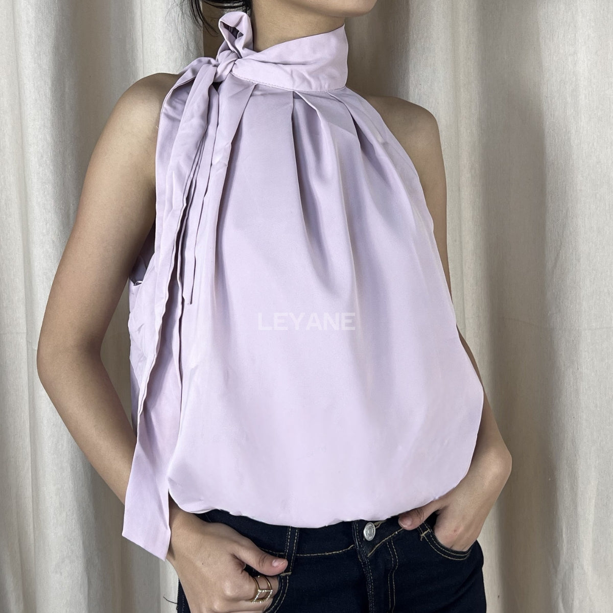 top femme, top soirée, top à sequins, top dos nu, top événement, top habillé, top chic, top élégant, top tendance, top en ligne, top noir, top marron, top brillant, top glamour, top court, top long, top ajusté, top moderne, top fashion, top party, top femme maroc, top maroc, top leyane, top leyane maroc, top marrakech, top casablanca, top rabat, top fes, top tanger, top agadir, outfit femme, outfit soirée, outfit chic, outfit for a date, ootd
