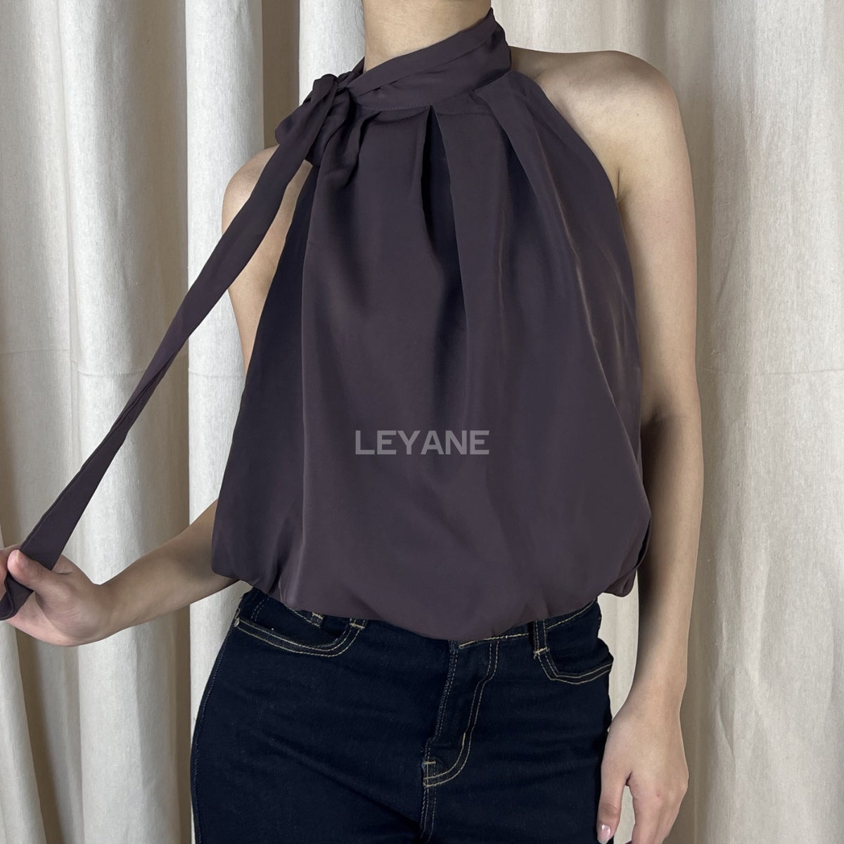 top femme, top soirée, top à sequins, top dos nu, top événement, top habillé, top chic, top élégant, top tendance, top en ligne, top noir, top marron, top brillant, top glamour, top court, top long, top ajusté, top moderne, top fashion, top party, top femme maroc, top maroc, top leyane, top leyane maroc, top marrakech, top casablanca, top rabat, top fes, top tanger, top agadir, outfit femme, outfit soirée, outfit chic, outfit for a date, ootd

