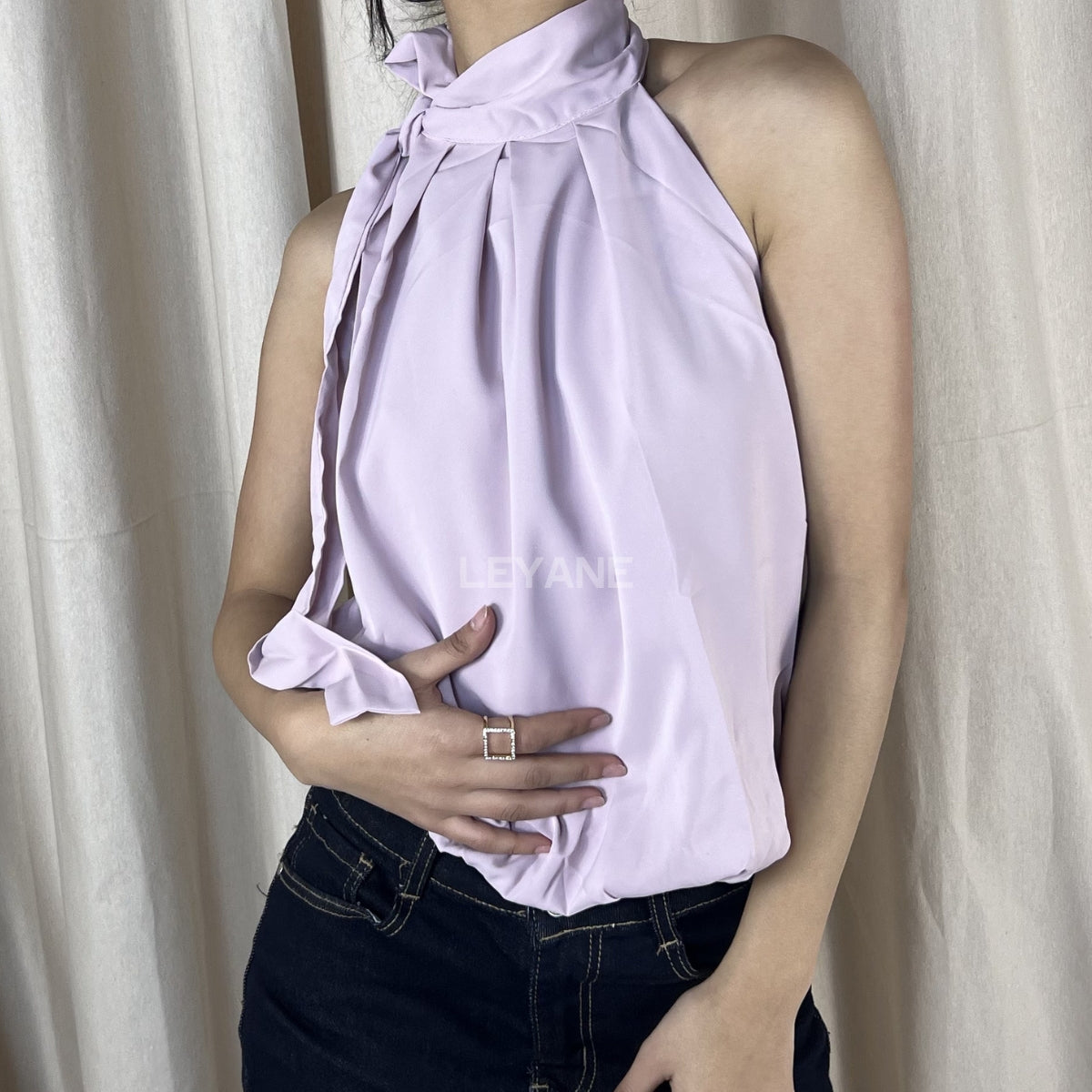 top femme, top soirée, top à sequins, top dos nu, top événement, top habillé, top chic, top élégant, top tendance, top en ligne, top noir, top marron, top brillant, top glamour, top court, top long, top ajusté, top moderne, top fashion, top party, top femme maroc, top maroc, top leyane, top leyane maroc, top marrakech, top casablanca, top rabat, top fes, top tanger, top agadir, outfit femme, outfit soirée, outfit chic, outfit for a date, ootd
