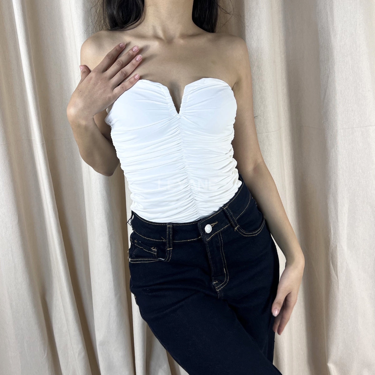 top femme, top soirée, top à sequins, top dos nu, top événement, top habillé, top chic, top élégant, top tendance, top en ligne, top noir, top marron, top brillant, top glamour, top court, top long, top ajusté, top moderne, top fashion, top party, top femme maroc, top maroc, top leyane, top leyane maroc, top marrakech, top casablanca, top rabat, top fes, top tanger, top agadir, outfit femme, outfit soirée, outfit chic, outfit for a date, ootd
