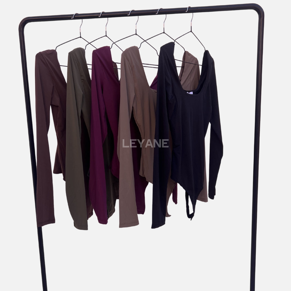 top femme, top soirée, top à sequins, top dos nu, top événement, top habillé, top chic, top élégant, top tendance, top en ligne, top noir, top marron, top brillant, top glamour, top court, top long, top ajusté, top moderne, top fashion, top party, top femme maroc, top maroc, top leyane, top leyane maroc, top marrakech, top casablanca, top rabat, top fes, top tanger, top agadir, outfit femme, outfit soirée, outfit chic, outfit for a date, ootd
