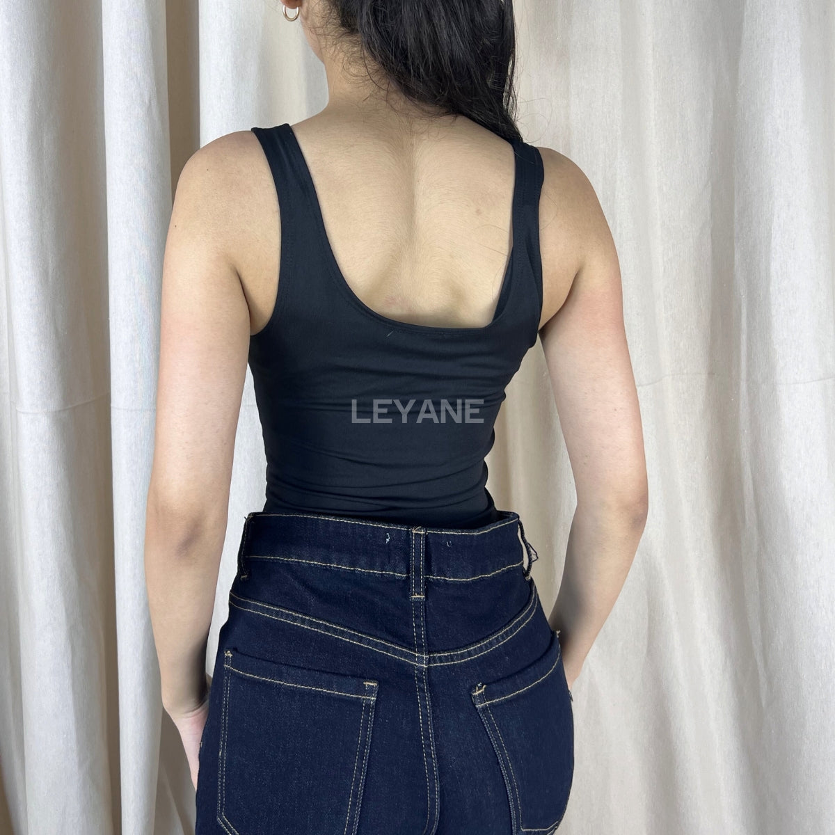 top femme, top soirée, top à sequins, top dos nu, top événement, top habillé, top chic, top élégant, top tendance, top en ligne, top noir, top marron, top brillant, top glamour, top court, top long, top ajusté, top moderne, top fashion, top party, top femme maroc, top maroc, top leyane, top leyane maroc, top marrakech, top casablanca, top rabat, top fes, top tanger, top agadir, outfit femme, outfit soirée, outfit chic, outfit for a date, ootd

