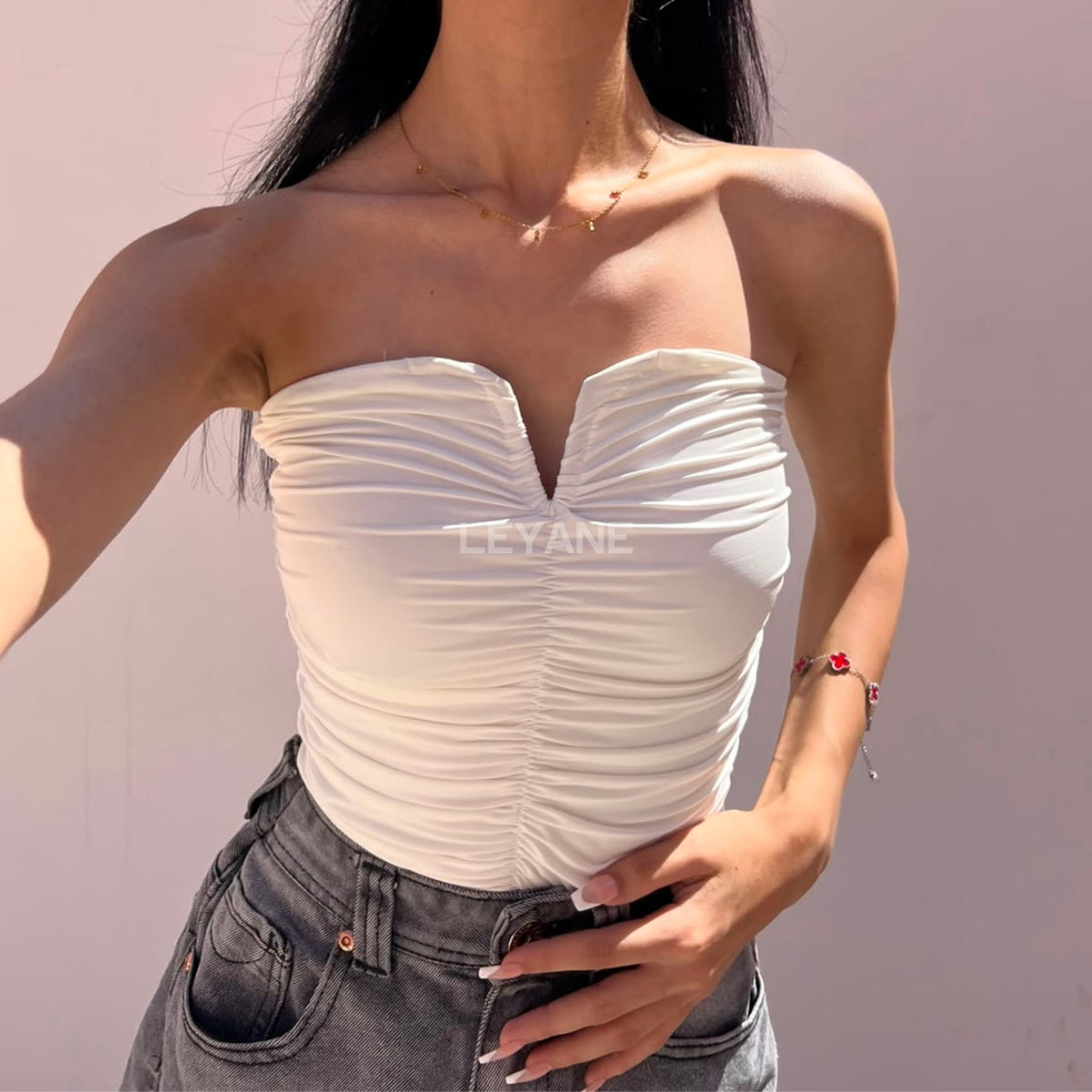 top femme, top soirée, top à sequins, top dos nu, top événement, top habillé, top chic, top élégant, top tendance, top en ligne, top noir, top marron, top brillant, top glamour, top court, top long, top ajusté, top moderne, top fashion, top party, top femme maroc, top maroc, top leyane, top leyane maroc, top marrakech, top casablanca, top rabat, top fes, top tanger, top agadir, outfit femme, outfit soirée, outfit chic, outfit for a date, ootd
