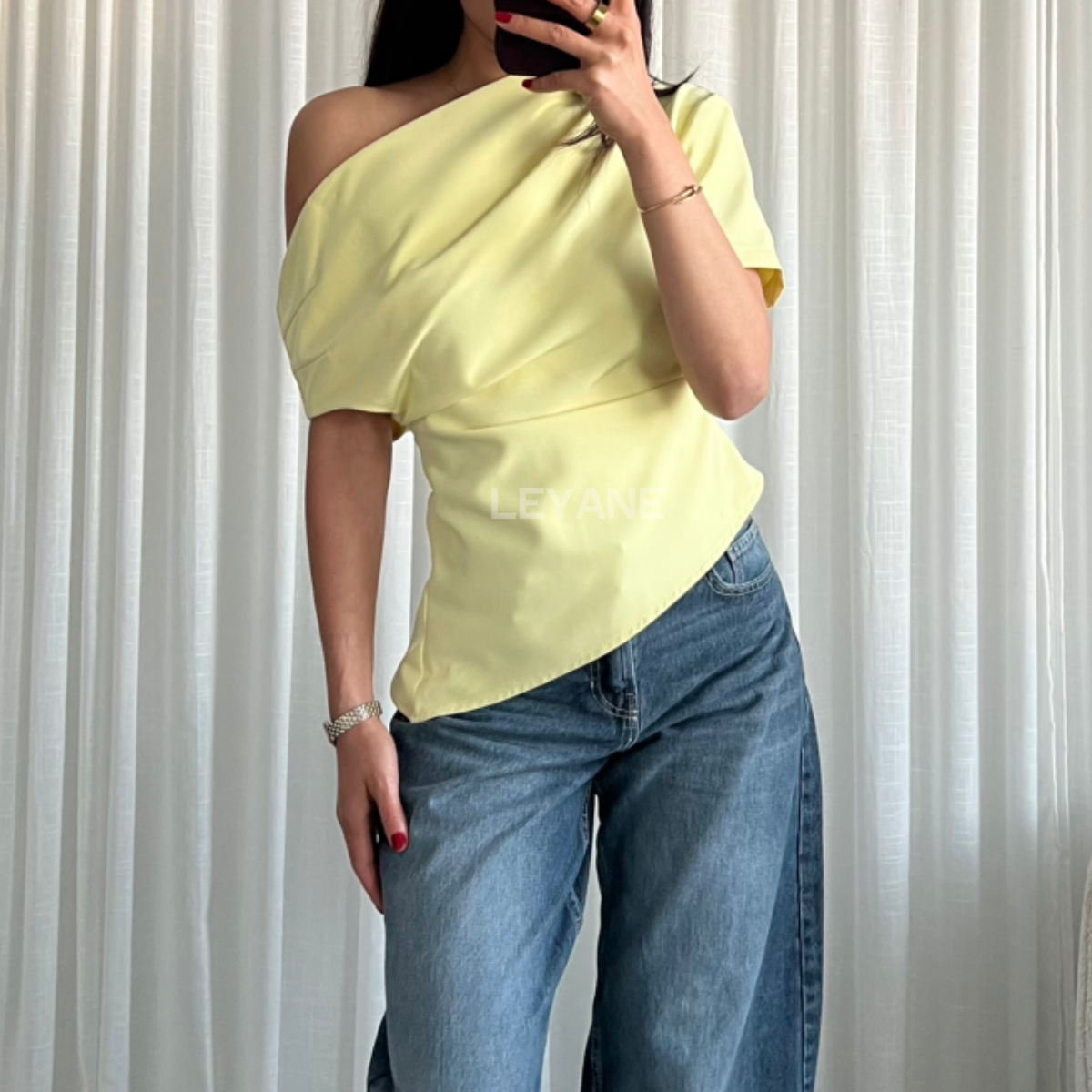 :top femme, top soirée, top à sequins, top dos nu, top événement, top habillé, top chic, top élégant, top tendance, top en ligne, top noir, top marron, top brillant, top glamour, top court, top long, top ajusté, top moderne, top fashion, top party, top femme maroc, top maroc, top leyane, top leyane maroc, top marrakech, top casablanca, top rabat, top fes, top tanger, top agadir, outfit femme, outfit soirée, outfit chic, outfit for a date, ootd
