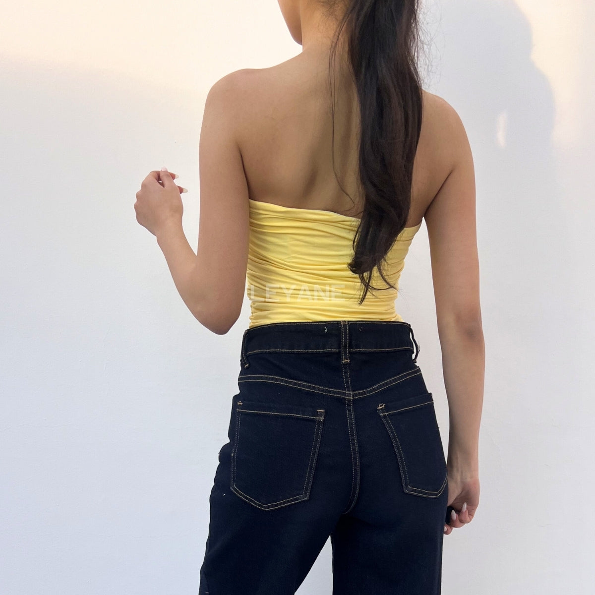 top femme, top soirée, top à sequins, top dos nu, top événement, top habillé, top chic, top élégant, top tendance, top en ligne, top noir, top marron, top brillant, top glamour, top court, top long, top ajusté, top moderne, top fashion, top party, top femme maroc, top maroc, top leyane, top leyane maroc, top marrakech, top casablanca, top rabat, top fes, top tanger, top agadir, outfit femme, outfit soirée, outfit chic, outfit for a date, ootd
