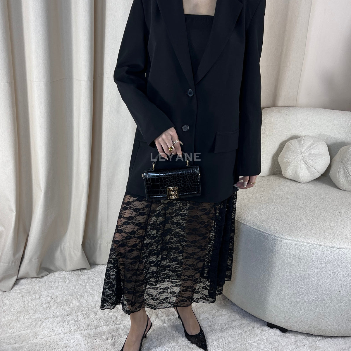 jupe femme, jupe soirée, jupe à sequins, jupe événement, jupe habillée, jupe chic, jupe élégante, jupe tendance, jupe en ligne, jupe noire, jupe marron, jupe satinée, jupe brillante, jupe glamour, jupe courte, jupe midi, jupe longue, jupe taille haute, jupe fendue, jupe moderne, jupe fashion, jupe party, jupe femme maroc, jupe maroc, jupe leyane, jupe 
leyane maroc, jupe marrakech, jupe casablanca, jupe rabat, jupe fes, jupe tanger, jupe agadir, outfit femme, outfit soirée, outfit chic, outfit for a date,
