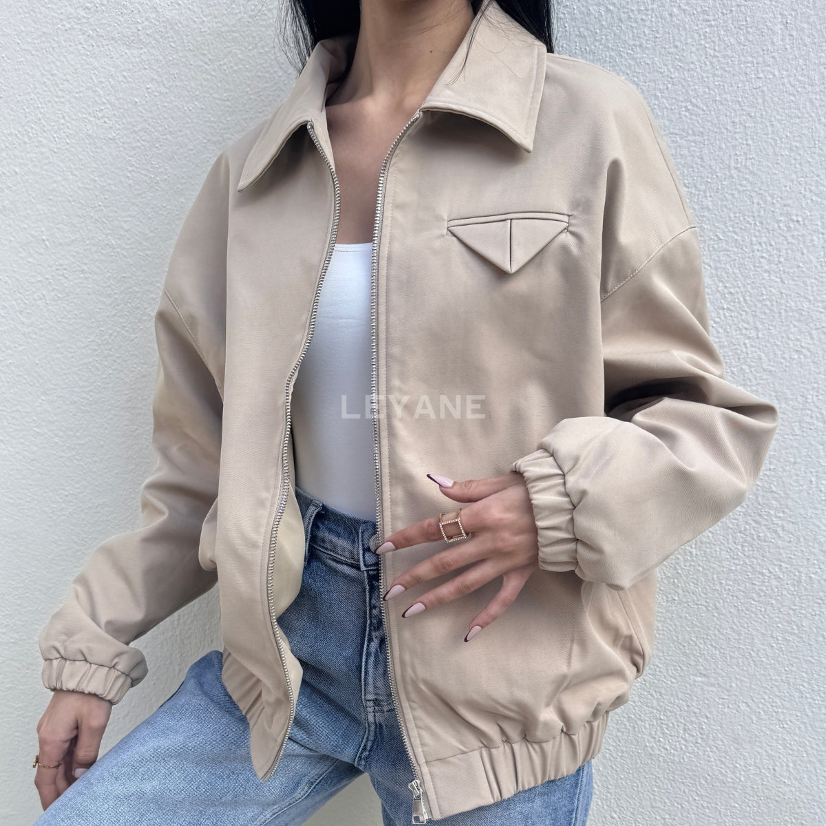 Veste femme, veste femme maroc, veste oversize, veste en ligne pour femme, veste zara, blouson, blouson femme, veste effet daim, bomber femme, veste pour femme maroc, veste bershka femme, veste stradivarus, veste zara femme, veste maroc en ligne, veste en cuir, veste aviateur
 
