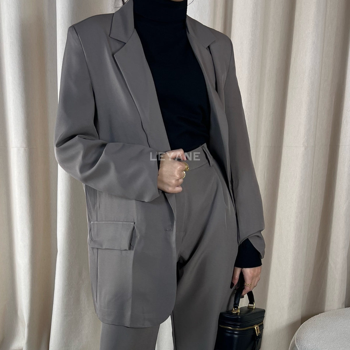 Veste femme, veste femme maroc, veste oversize, veste en ligne pour femme, veste zara, blouson, blouson femme, veste effet daim, bomber femme, veste pour femme maroc, veste bershka femme, veste stradivarus, veste zara femme, veste maroc en ligne, veste en cuir, veste aviateur
