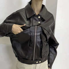 veste bordeaux, veste simili cuir, veste femme, veste courte, veste tendance, veste chic, veste casual, veste mi-saison, veste moderne, veste élégante, veste street style, veste mode femme, veste automne, veste zip, veste avec poches, veste look urbain