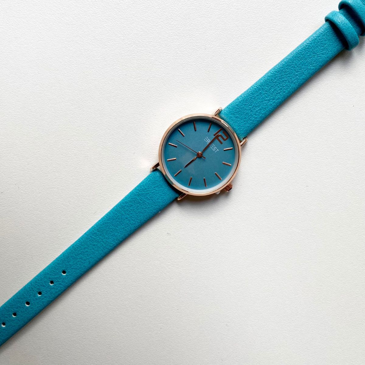 Montre ronde - bracelet en cuir